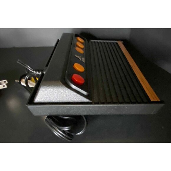 ATARI Flashback 5 Classic Game Console w 2 Wireless Controllers - Picture 4 of 7